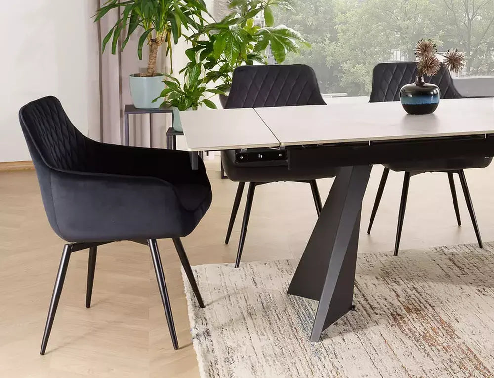 Scaun dining MARLO Velvet structură neagră/negru Bluvel 19